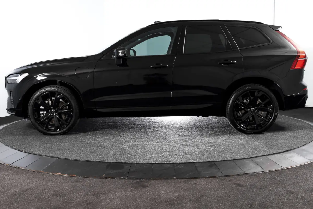 2.0 T6 Plug-in hybrid AWD Plus Black Edition | Harman/Kardon | S/K-Panodak | Dig. Cockpit | Adapt. Cruise | Elek. Klep | Stoel-+Stuurverw. | 360 Camera | NAV+App. Connect | ECC | LM 21" | 17