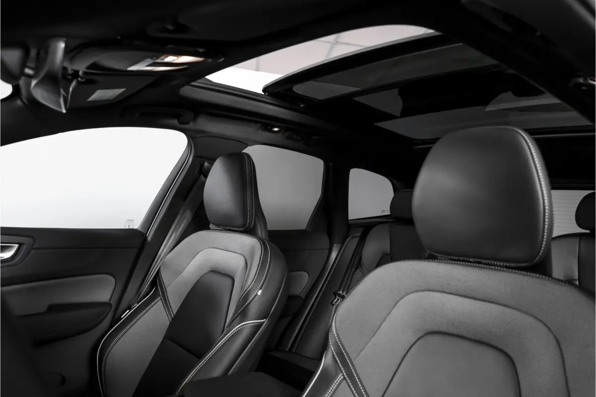 2.0 T6 Plug-in hybrid AWD Plus Black Edition | Harman/Kardon | S/K-Panodak | Dig. Cockpit | Adapt. Cruise | Elek. Klep | Stoel-+Stuurverw. | 360 Camera | NAV+App. Connect | ECC | LM 21" | 17