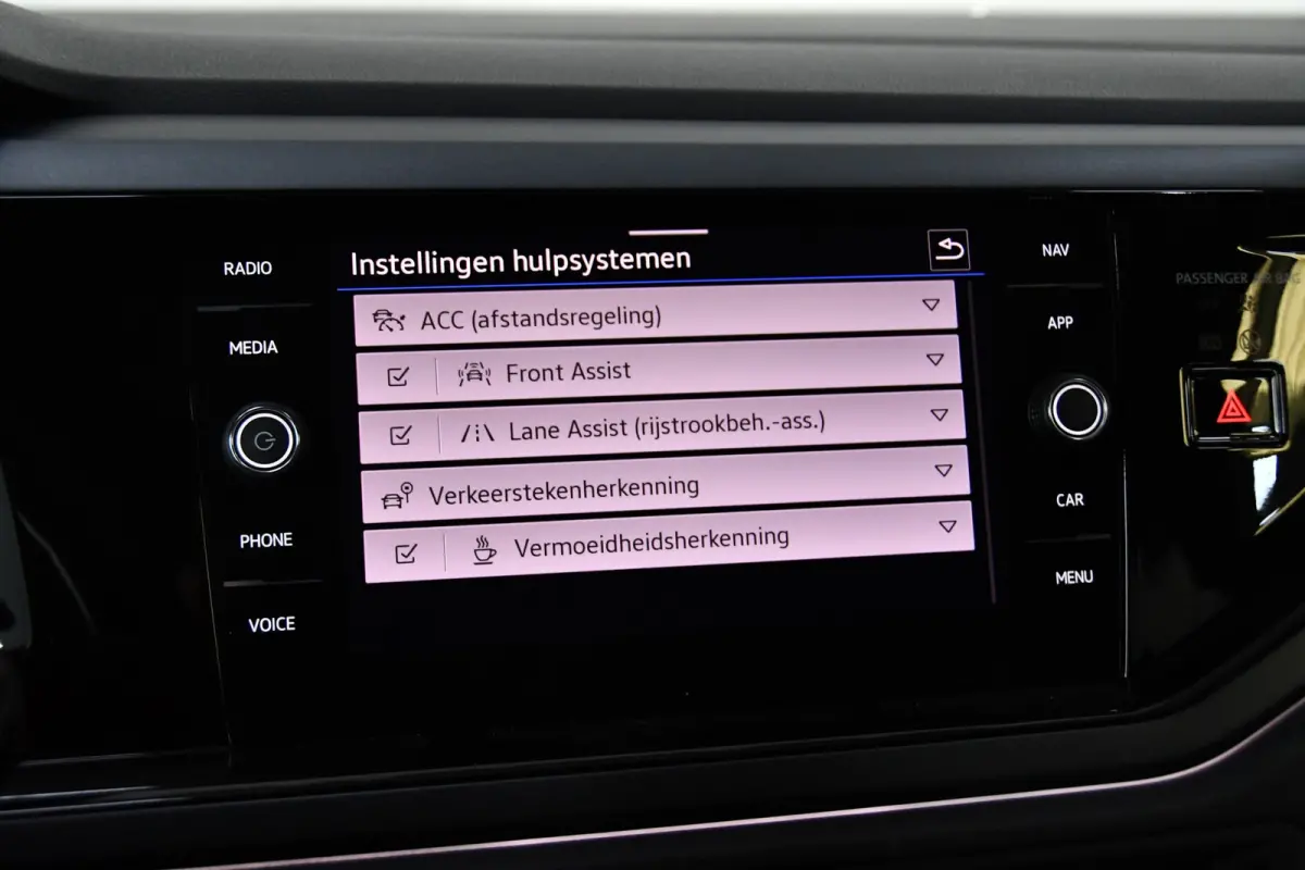 1.0 TSI R-Line, Full-options, Pano, Camera