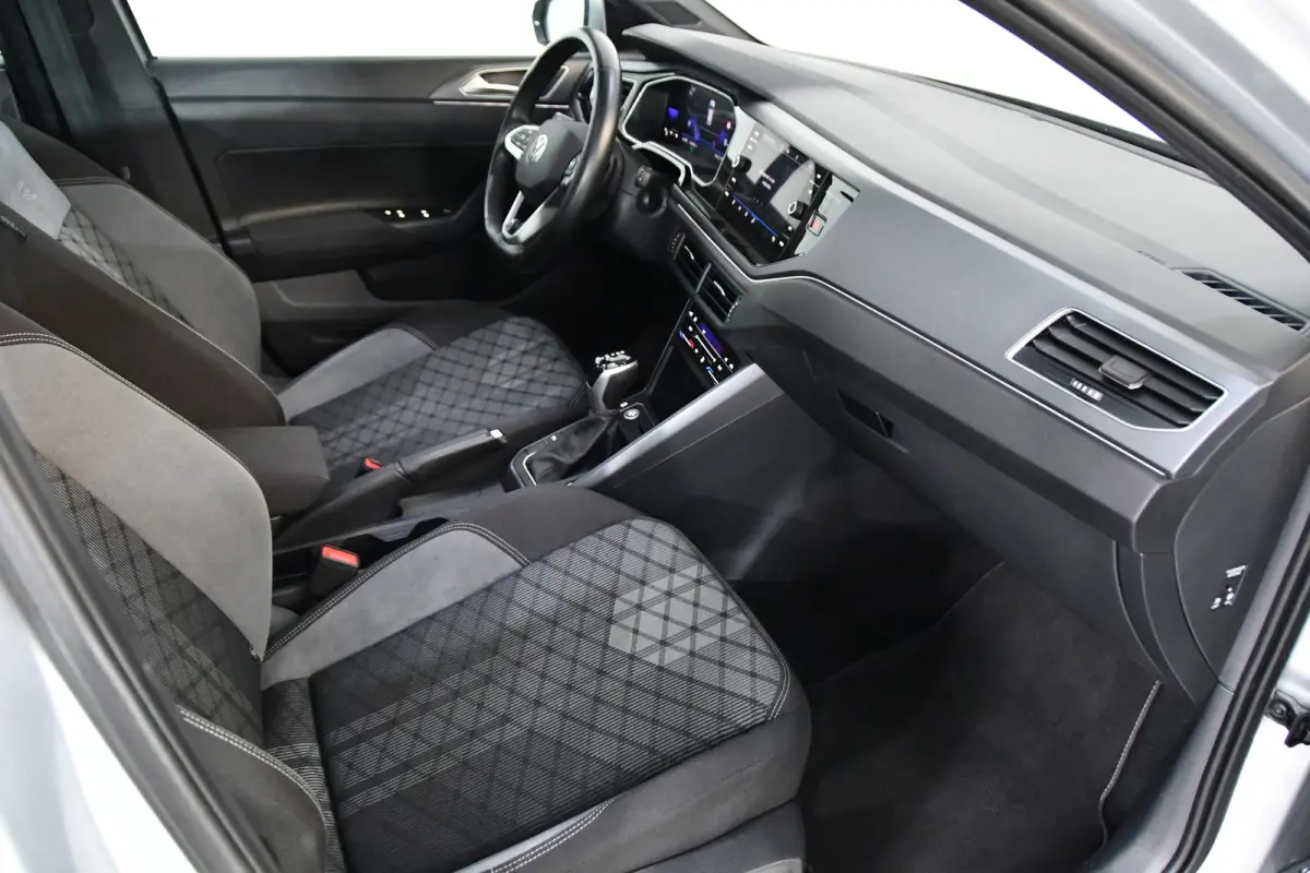 1.0 TSI R-Line, Full-options, Pano, Camera