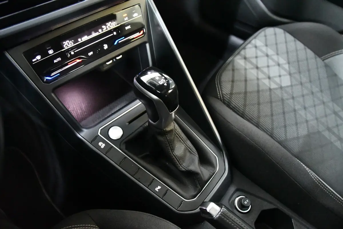 1.0 TSI R-Line, Full-options, Pano, Camera