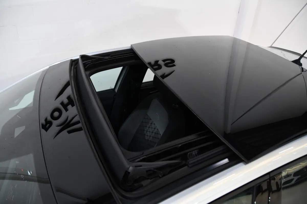 1.0 TSI R-Line, Full-options, Pano, Camera
