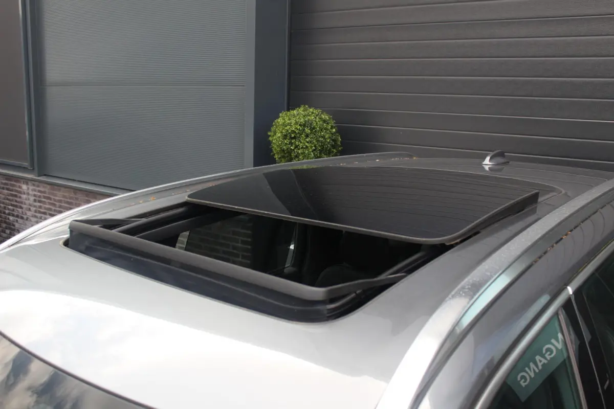 2.0 T8 Twin Engine AWD R-Design 7 P | Bowers & Wilkins | Panoramadak | Stoelkoeling | Luchtvering | Orrefors | Memory