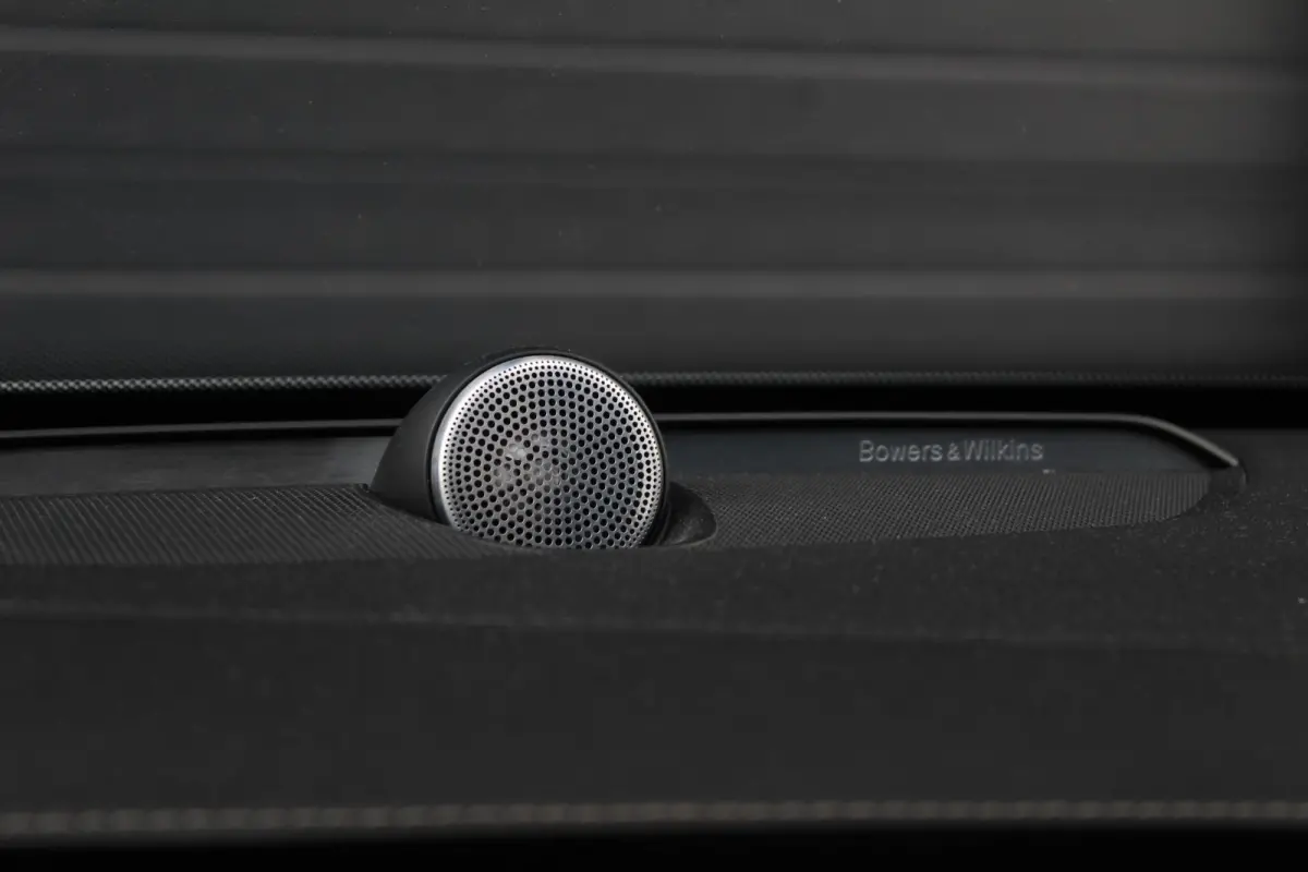 2.0 T8 Twin Engine AWD R-Design 7 P | Bowers & Wilkins | Panoramadak | Stoelkoeling | Luchtvering | Orrefors | Memory