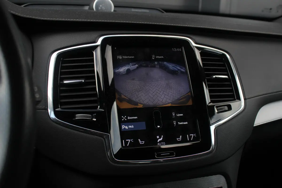 2.0 T8 Twin Engine AWD R-Design 7 P | Bowers & Wilkins | Panoramadak | Stoelkoeling | Luchtvering | Orrefors | Memory
