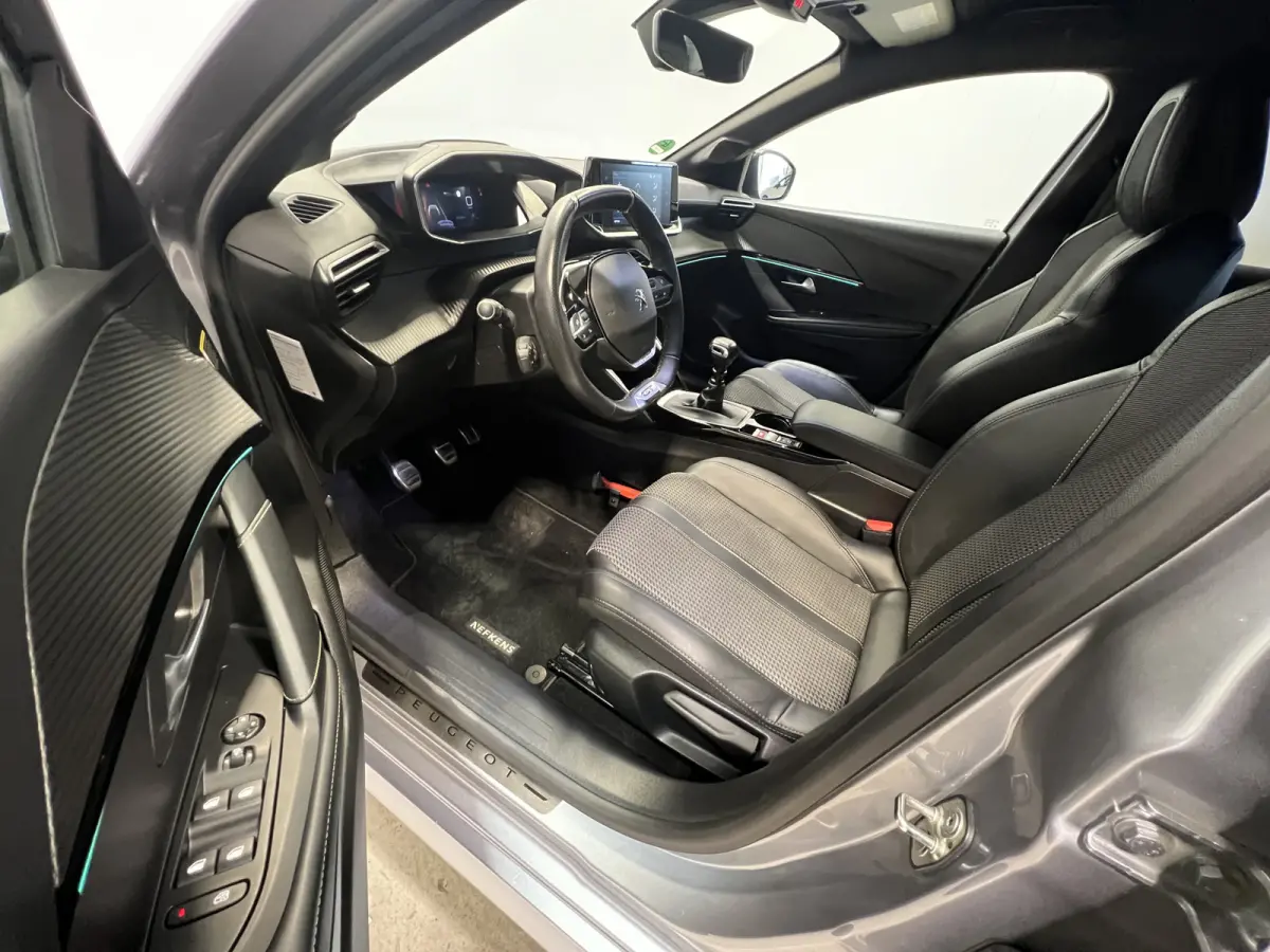 1.2 Turbo GT | Navigatie/Android/Apple Carplay | Adaptive Cruise control | Dealer onderhouden | PDC V+A | Achteruitrijcamera | LMV 17'' | Afn. trekhaak | Climate Control