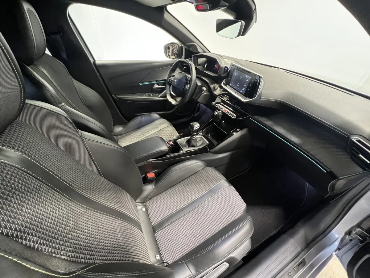 1.2 Turbo GT | Navigatie/Android/Apple Carplay | Adaptive Cruise control | Dealer onderhouden | PDC V+A | Achteruitrijcamera | LMV 17'' | Afn. trekhaak | Climate Control