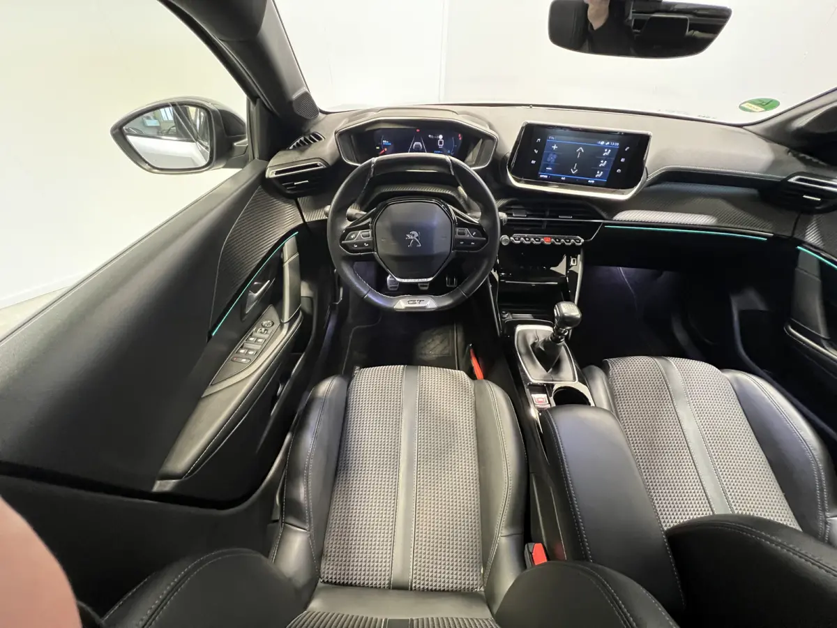 1.2 Turbo GT | Navigatie/Android/Apple Carplay | Adaptive Cruise control | Dealer onderhouden | PDC V+A | Achteruitrijcamera | LMV 17'' | Afn. trekhaak | Climate Control