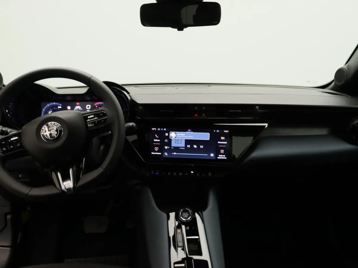 1.2 Turbo Hybrid Ibrida | Apple Carplay/Android Auto | Parkeersensoren | Climate Control | Cruise Control | Lichtmetalen Velgen |