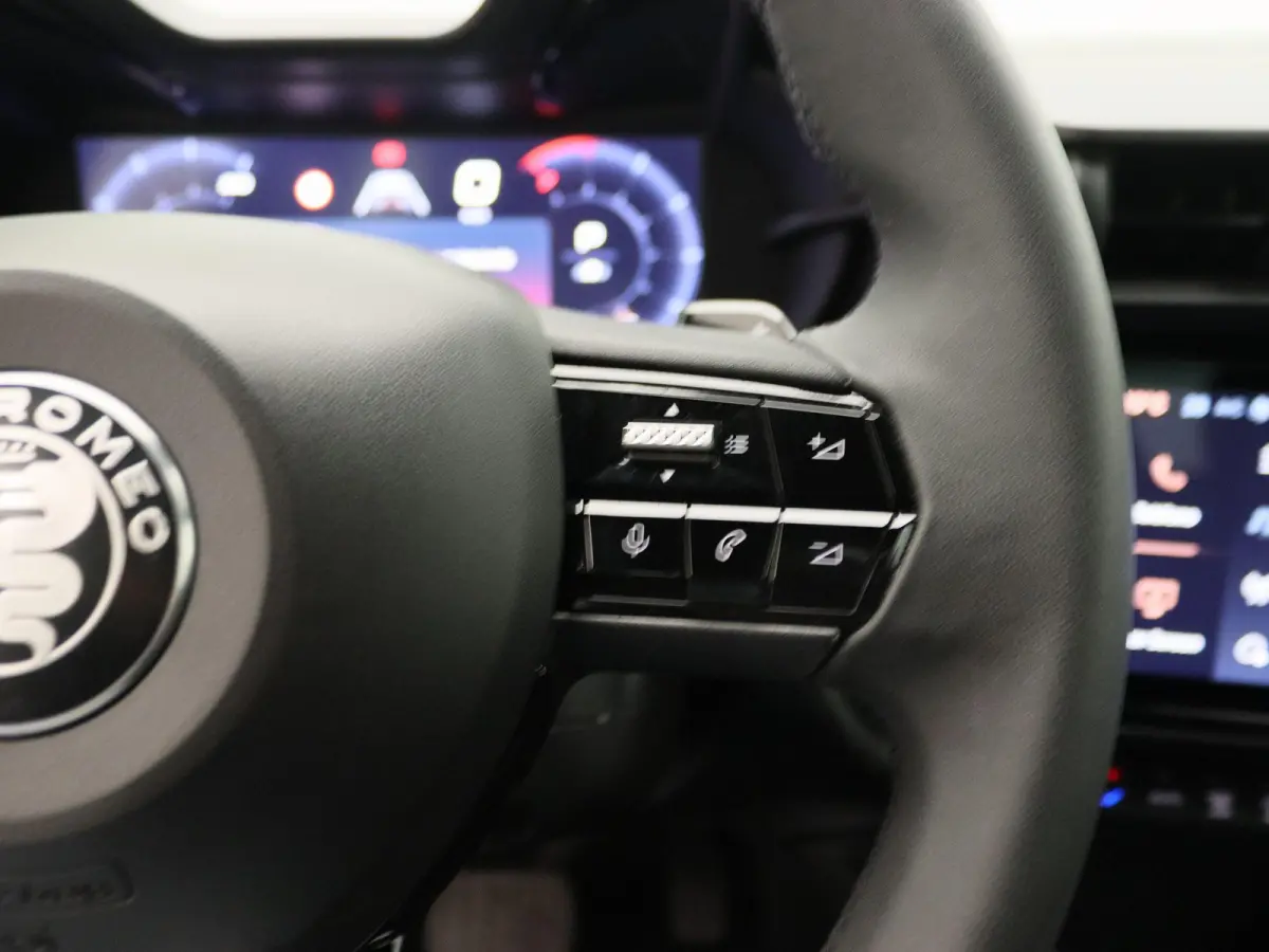 1.2 Turbo Hybrid Ibrida | Apple Carplay/Android Auto | Parkeersensoren | Climate Control | Cruise Control | Lichtmetalen Velgen |