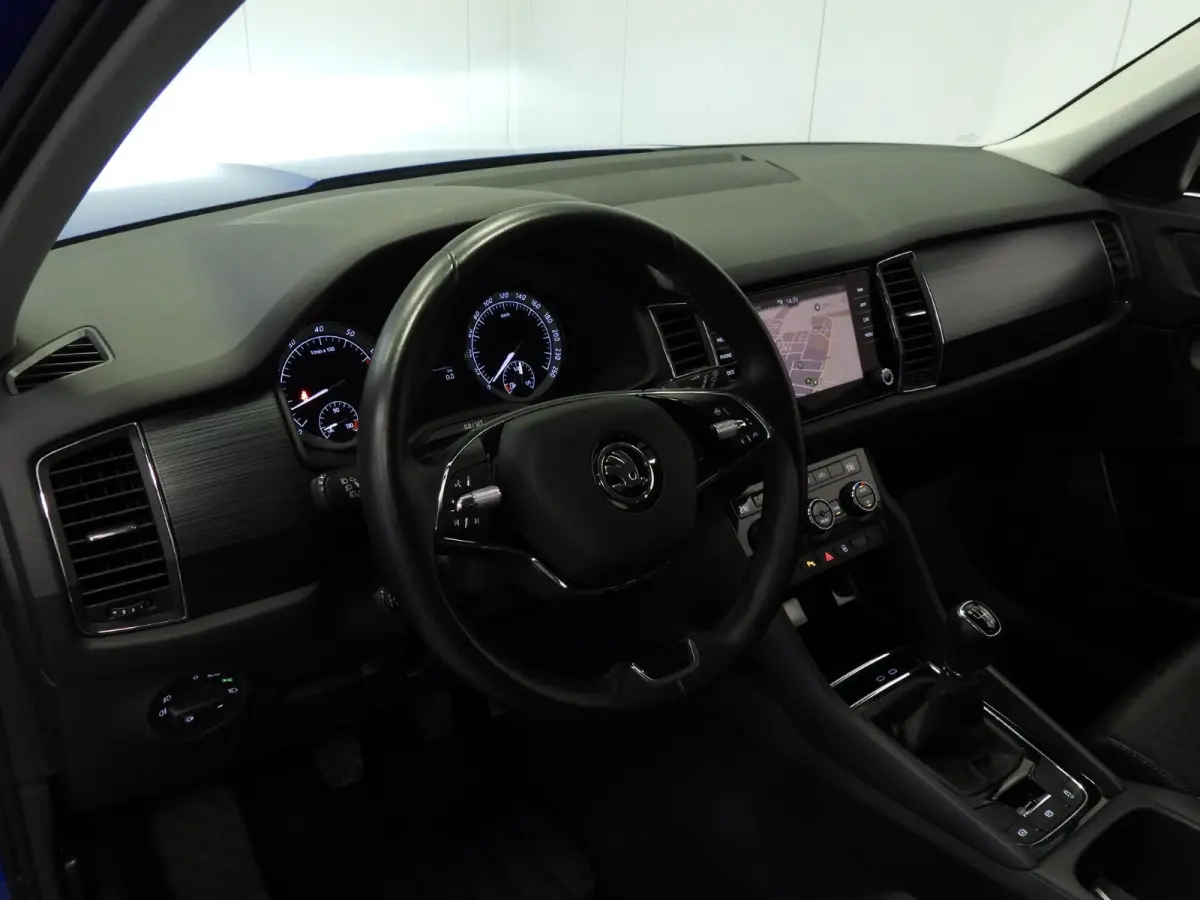 1.5 TSI Business Edition 7-Pers. NAVI/CLIMA/ADAPT.CRUISE/TREKH./18"LMV!