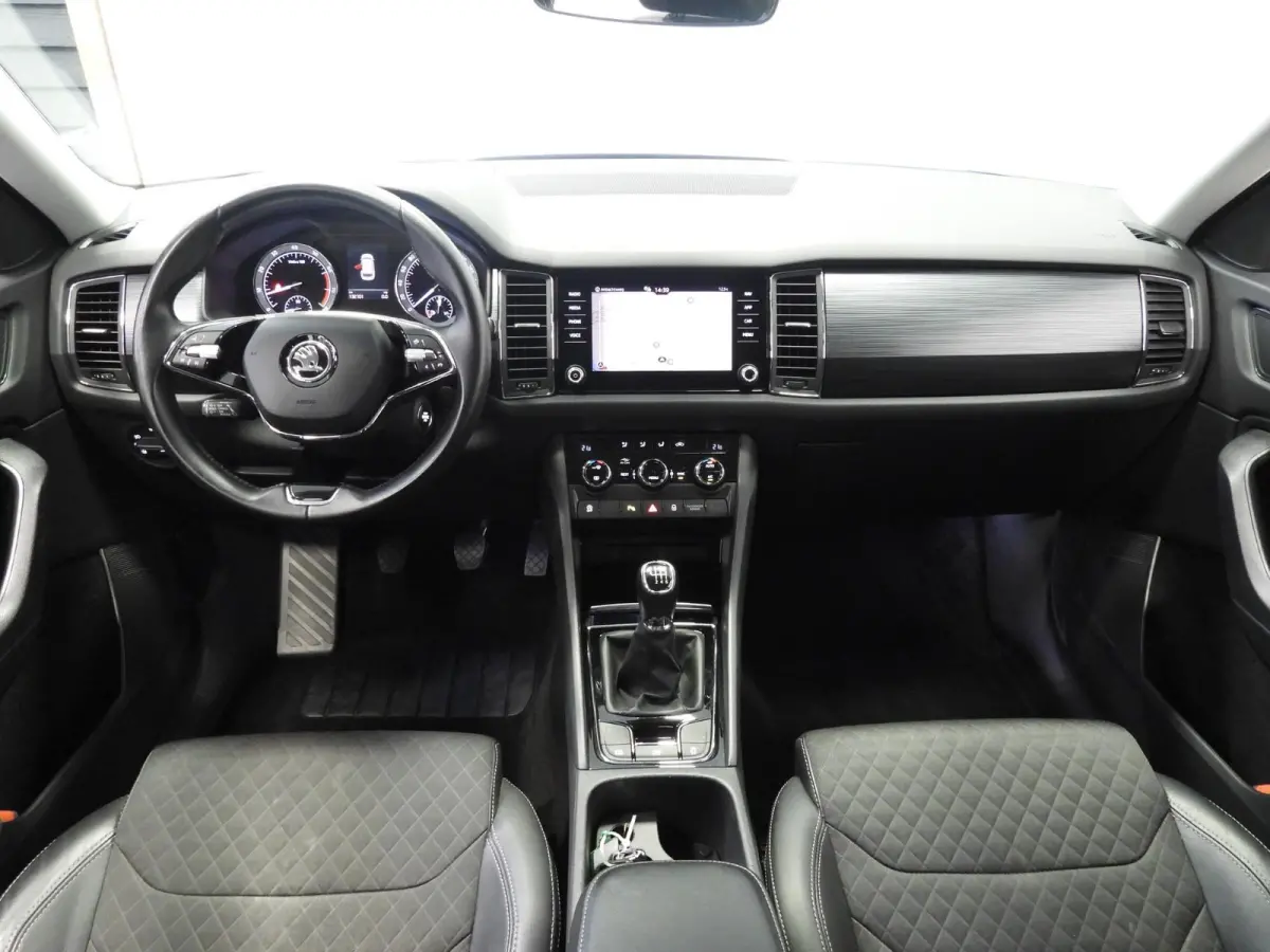 1.5 TSI Business Edition 7-Pers. NAVI/CLIMA/ADAPT.CRUISE/TREKH./18"LMV!