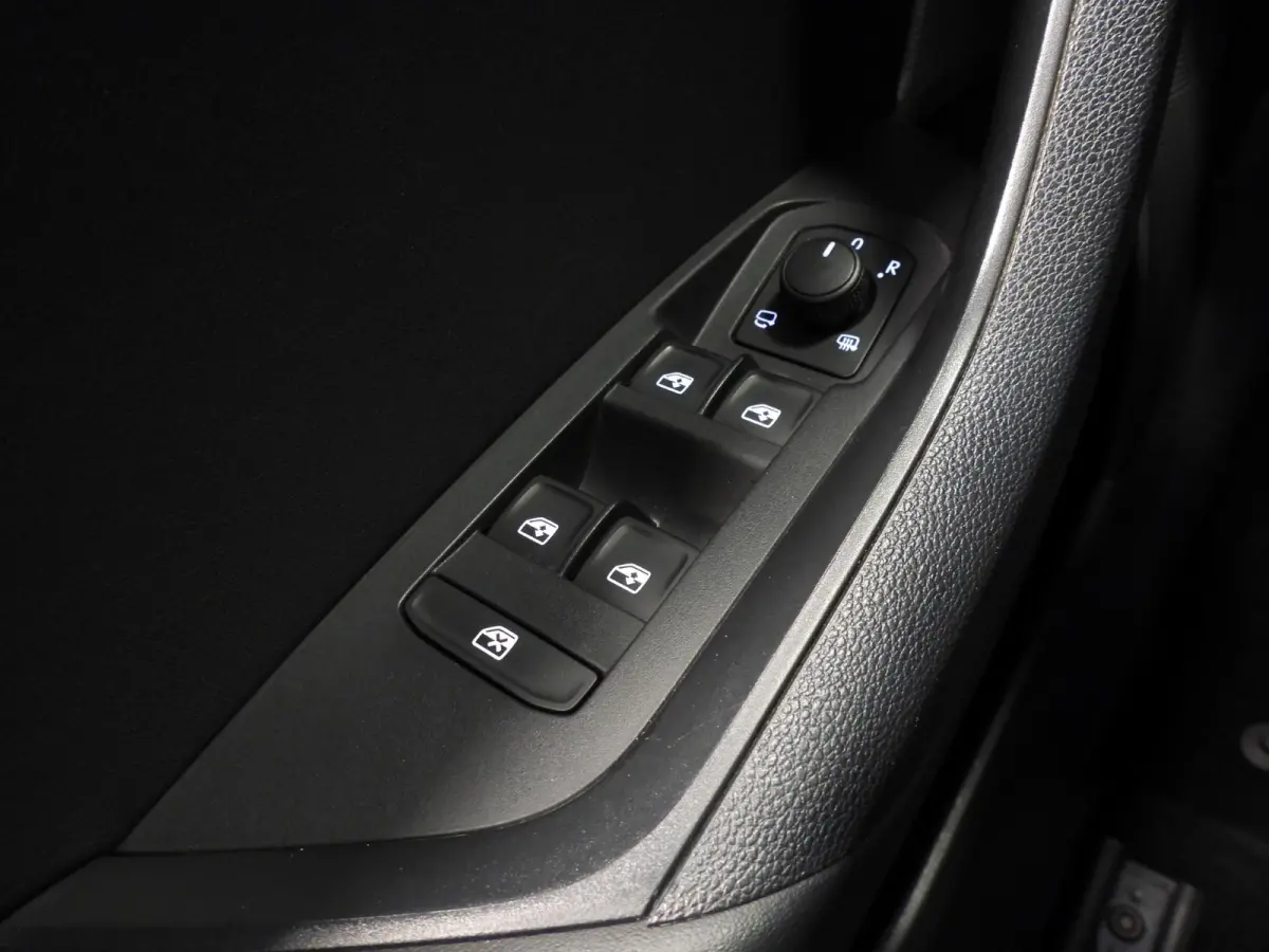 1.5 TSI Business Edition 7-Pers. NAVI/CLIMA/ADAPT.CRUISE/TREKH./18"LMV!