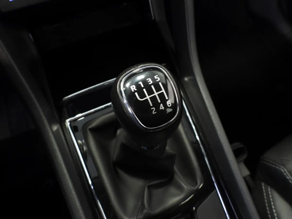 1.5 TSI Business Edition 7-Pers. NAVI/CLIMA/ADAPT.CRUISE/TREKH./18"LMV!