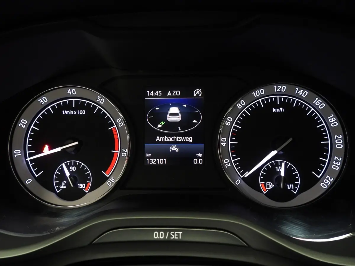 1.5 TSI Business Edition 7-Pers. NAVI/CLIMA/ADAPT.CRUISE/TREKH./18"LMV!