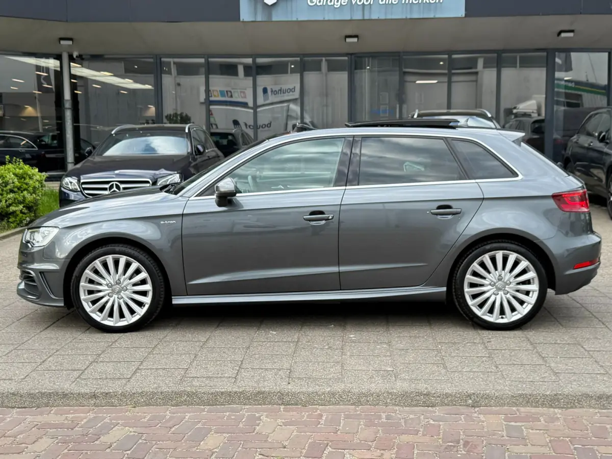 1.4 e-tron PHEV Ambition Pro Line plus l PANO
