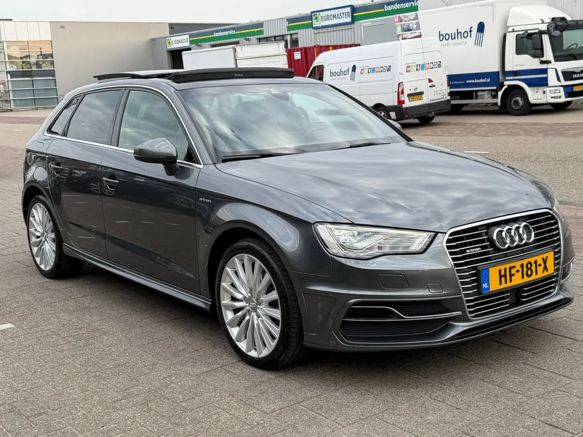 1.4 e-tron PHEV Ambition Pro Line plus l PANO