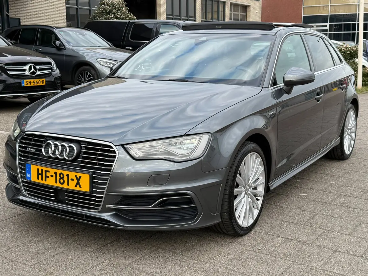 1.4 e-tron PHEV Ambition Pro Line plus l PANO