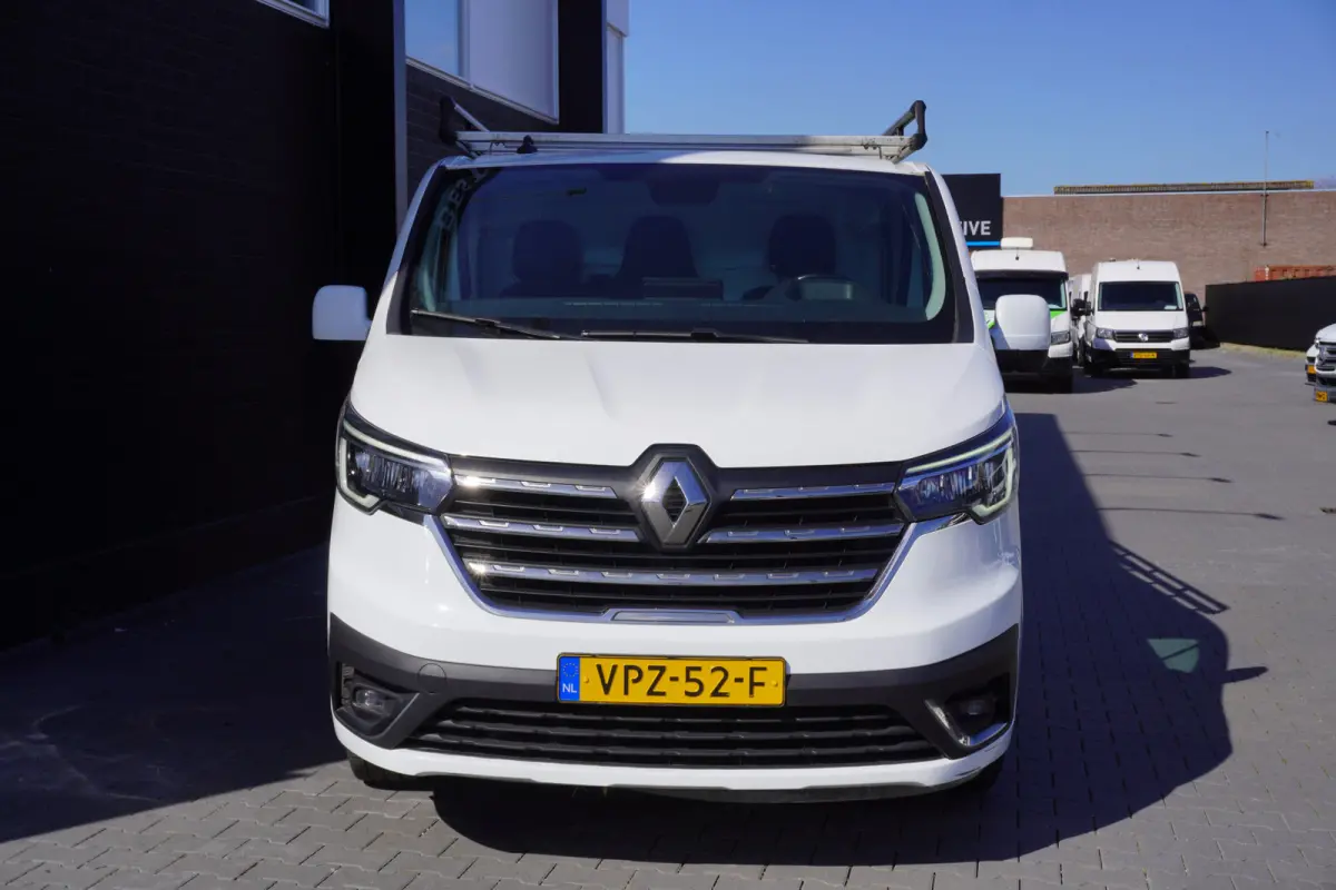 2.0 dCi 110PK L2 EURO 6 - Airco - Cruise - Trekhaak - € 15.900,- Excl.