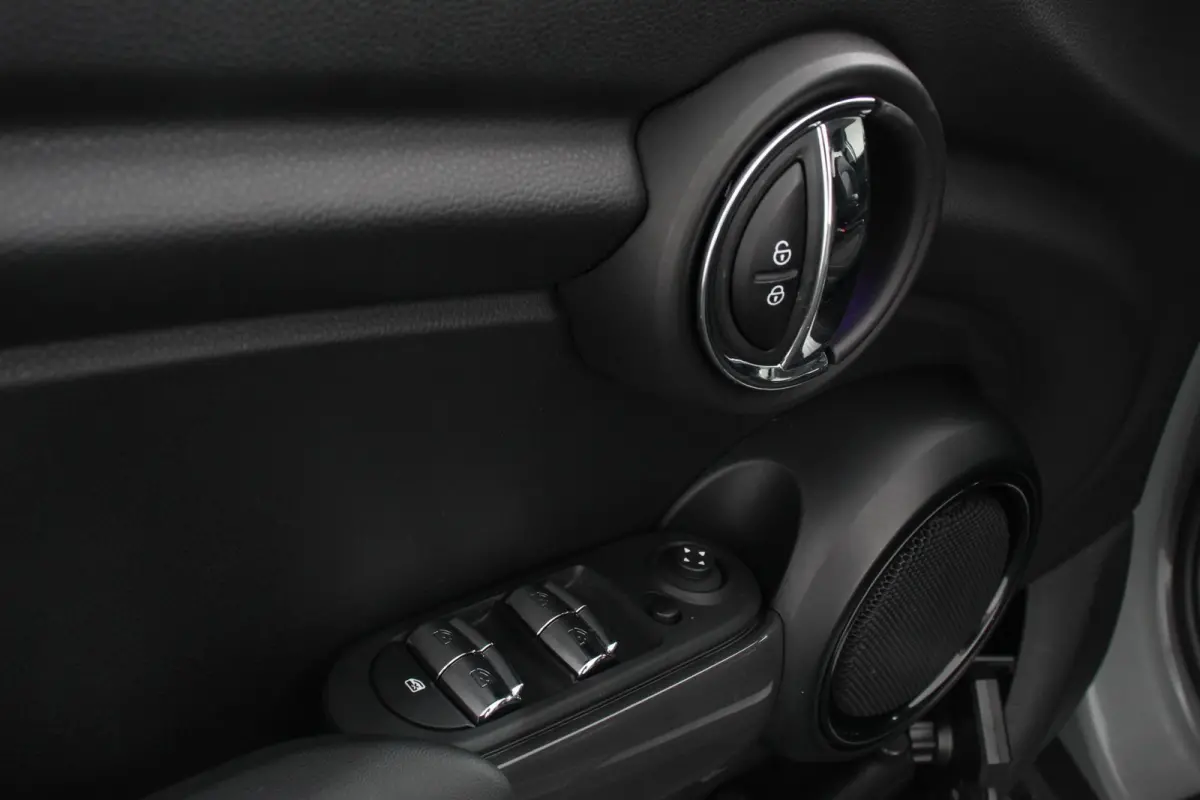 one 1.5 Automaat One Pepper Matrix Led koplampen Climate Control Parkeersensoren Cruise Control Adaptive Stoelverwarming Union Jack lampen Camera
