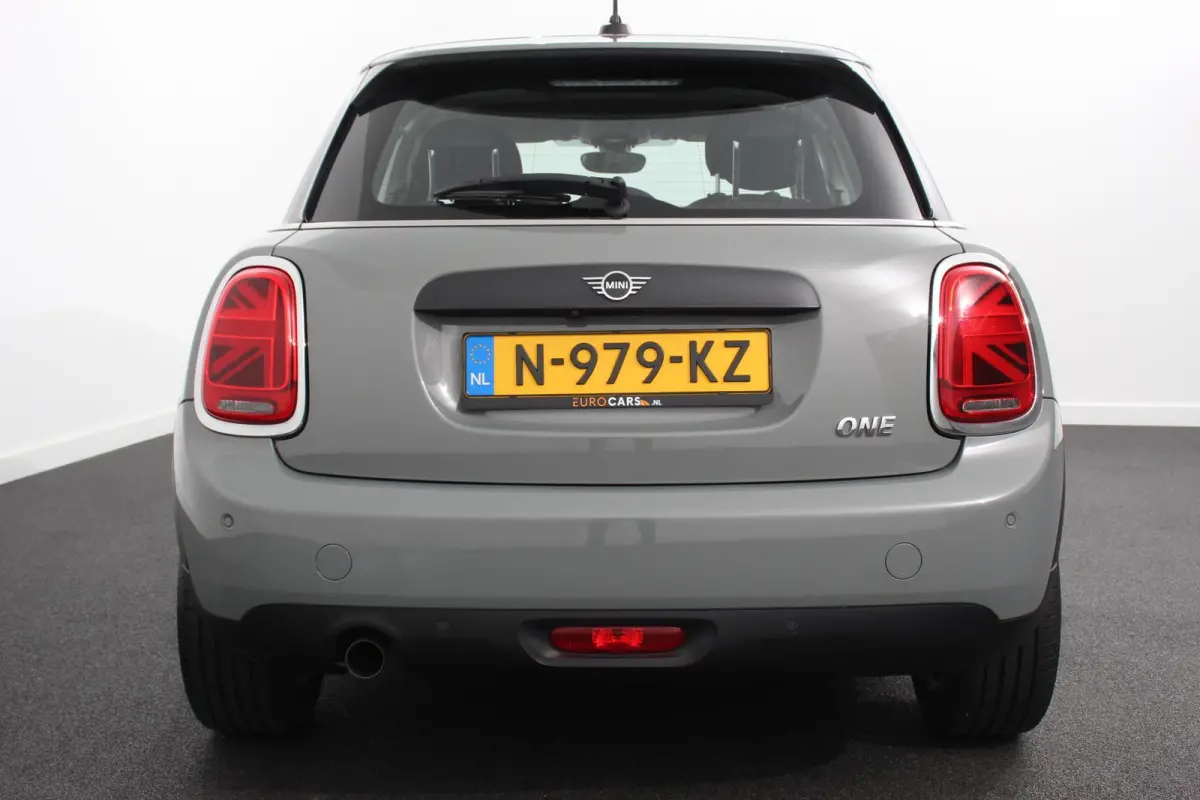 one 1.5 Automaat One Pepper Matrix Led koplampen Climate Control Parkeersensoren Cruise Control Adaptive Stoelverwarming Union Jack lampen Camera