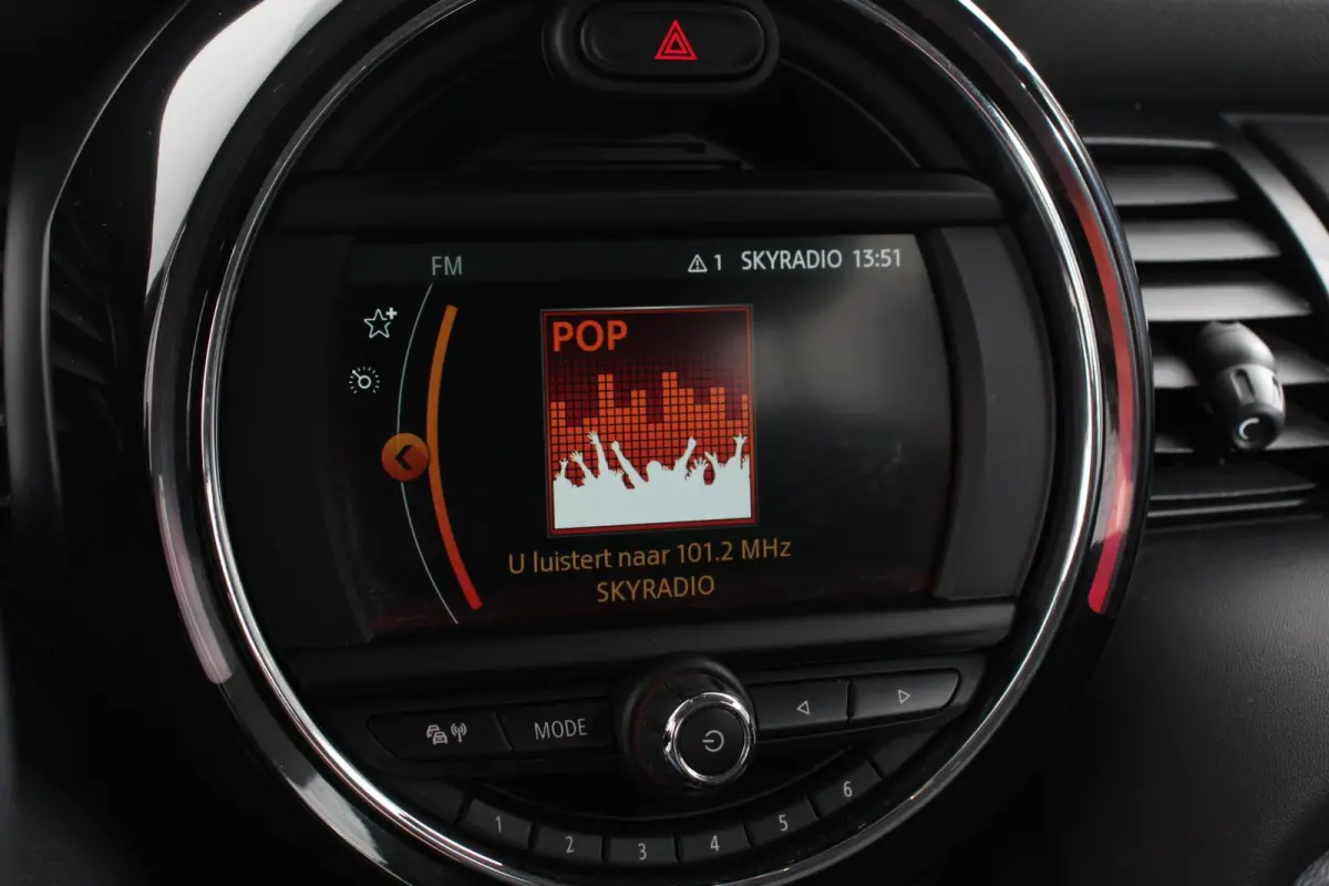 one 1.5 Automaat One Pepper Matrix Led koplampen Climate Control Parkeersensoren Cruise Control Adaptive Stoelverwarming Union Jack lampen Camera