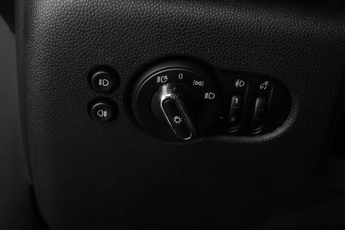 one 1.5 Automaat One Pepper Matrix Led koplampen Climate Control Parkeersensoren Cruise Control Adaptive Stoelverwarming Union Jack lampen Camera