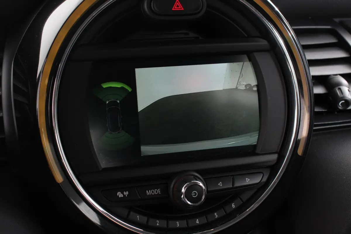 one 1.5 Automaat One Pepper Matrix Led koplampen Climate Control Parkeersensoren Cruise Control Adaptive Stoelverwarming Union Jack lampen Camera