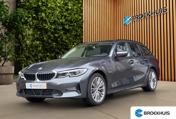 320e Business Edition Plus | NL auto | Adapt. Cruise | Trekhaak | Sportstoelen | Panoramadak | Stoelverwarming | Leder