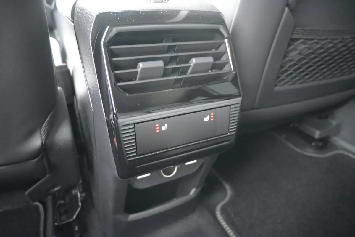 1.6 Plug-In Hybrid 195 Max | Vol-Leder | Massage | Elektr. Achterklep | Adaptive Cruise | LED-Matrix | Elektr. Stoelen | !!