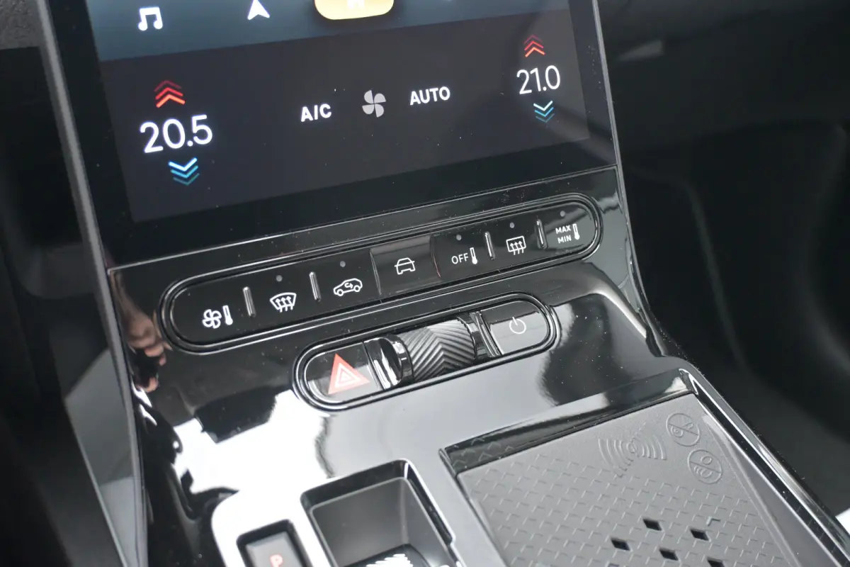 1.6 Plug-In Hybrid 195 Max | Vol-Leder | Massage | Elektr. Achterklep | Adaptive Cruise | LED-Matrix | Elektr. Stoelen | !!