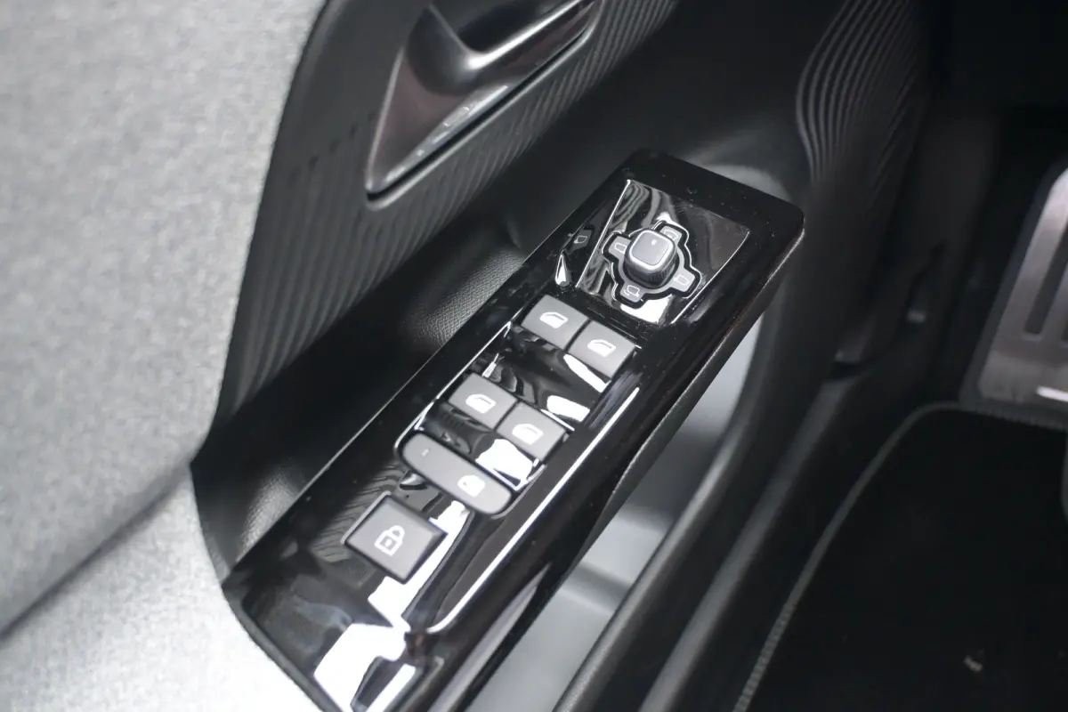 1.6 Plug-In Hybrid 195 Max | Vol-Leder | Massage | Elektr. Achterklep | Adaptive Cruise | LED-Matrix | Elektr. Stoelen | !!