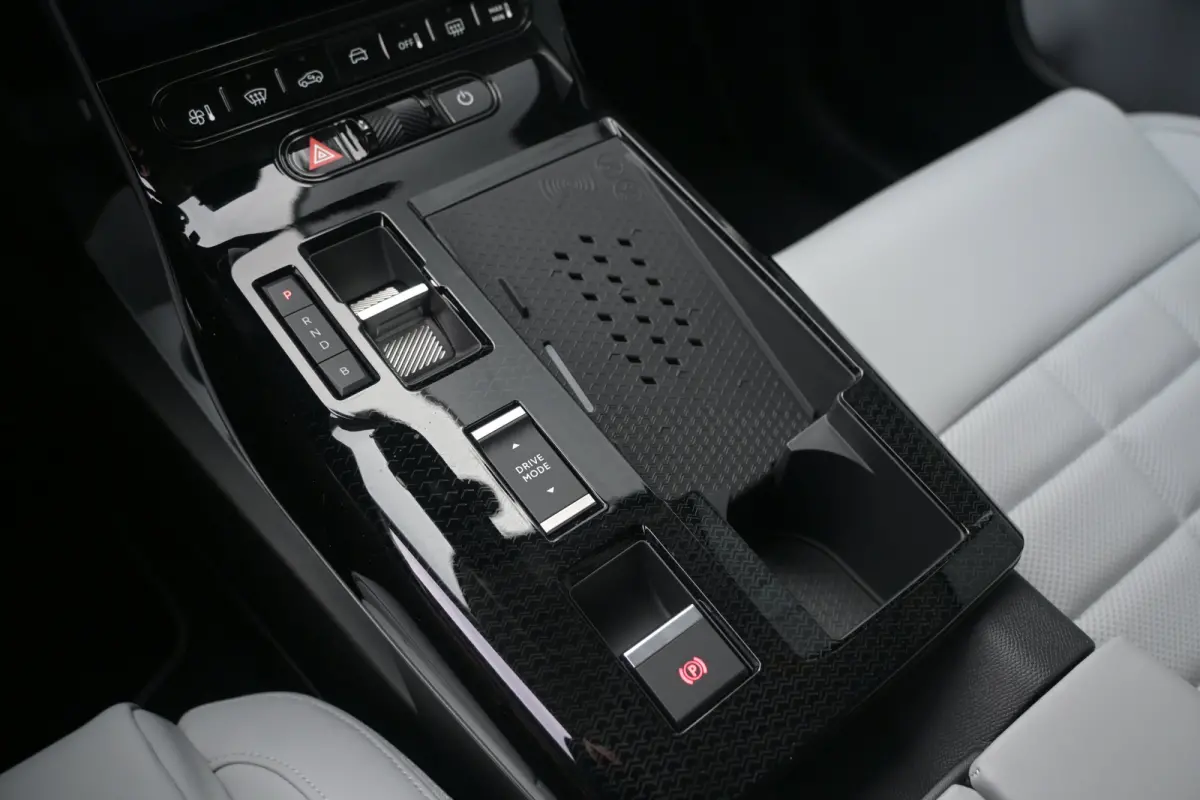 1.6 Plug-In Hybrid 195 Max | Vol-Leder | Massage | Elektr. Achterklep | Adaptive Cruise | LED-Matrix | Elektr. Stoelen | !!