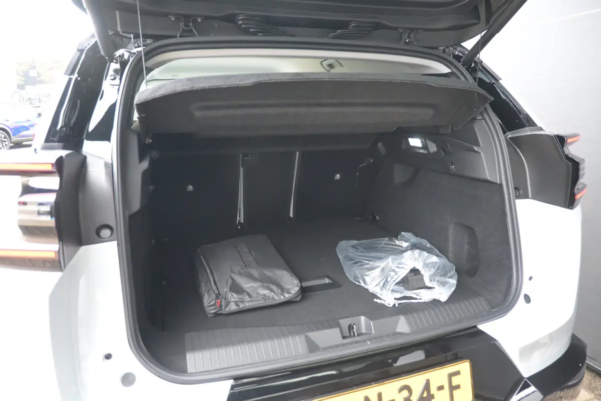1.6 Plug-In Hybrid 195 Max | Vol-Leder | Massage | Elektr. Achterklep | Adaptive Cruise | LED-Matrix | Elektr. Stoelen | !!