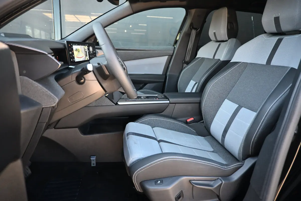 1.2 Turbo Hybrid GS 145pk | Technologie Pakket | HeadUp-Display | Stuur/Stoelverwarming | 360 Camera | Adaptive Cruise | LED-Matrix | !!