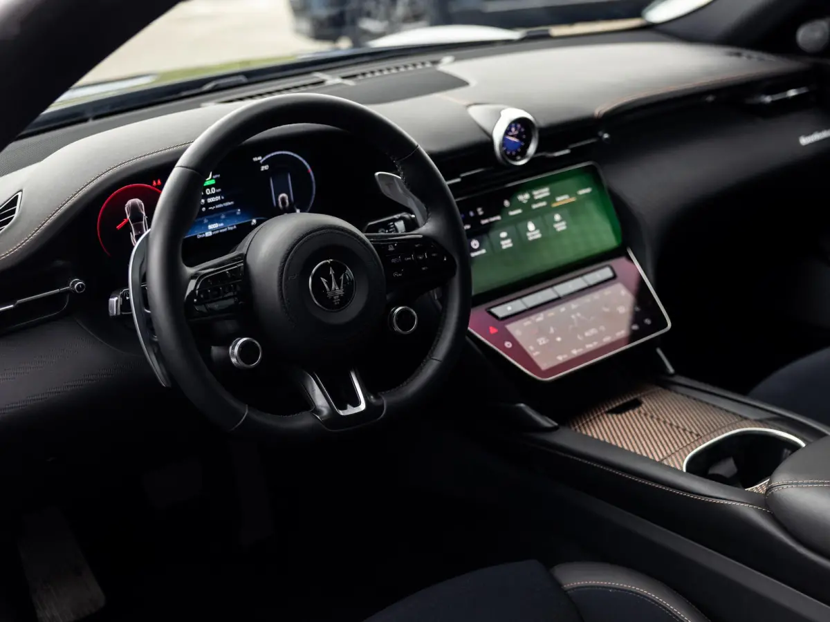AWD Folgore 92.5 kWh | 760 PK | Stoel- en Stuurverwarming | 360° Camera | Luchtvering | Sonus Faber Audio |