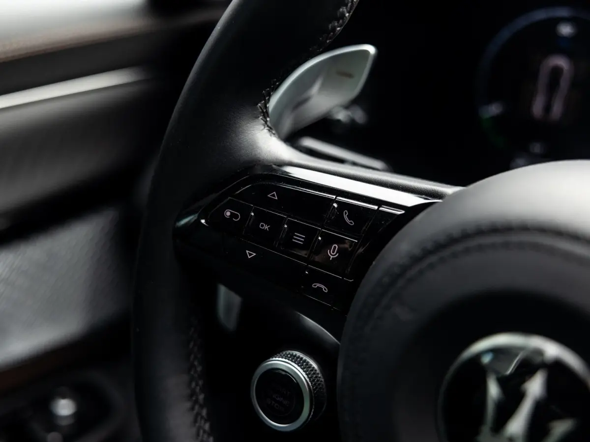 AWD Folgore 92.5 kWh | 760 PK | Stoel- en Stuurverwarming | 360° Camera | Luchtvering | Sonus Faber Audio |