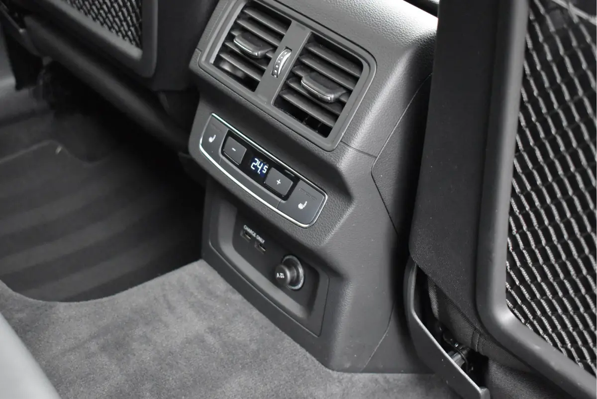 50 TFSI e S-Line 299 Pk Black Optik Matrix Leder Navi Carbon 20 Inch Trekhaak
