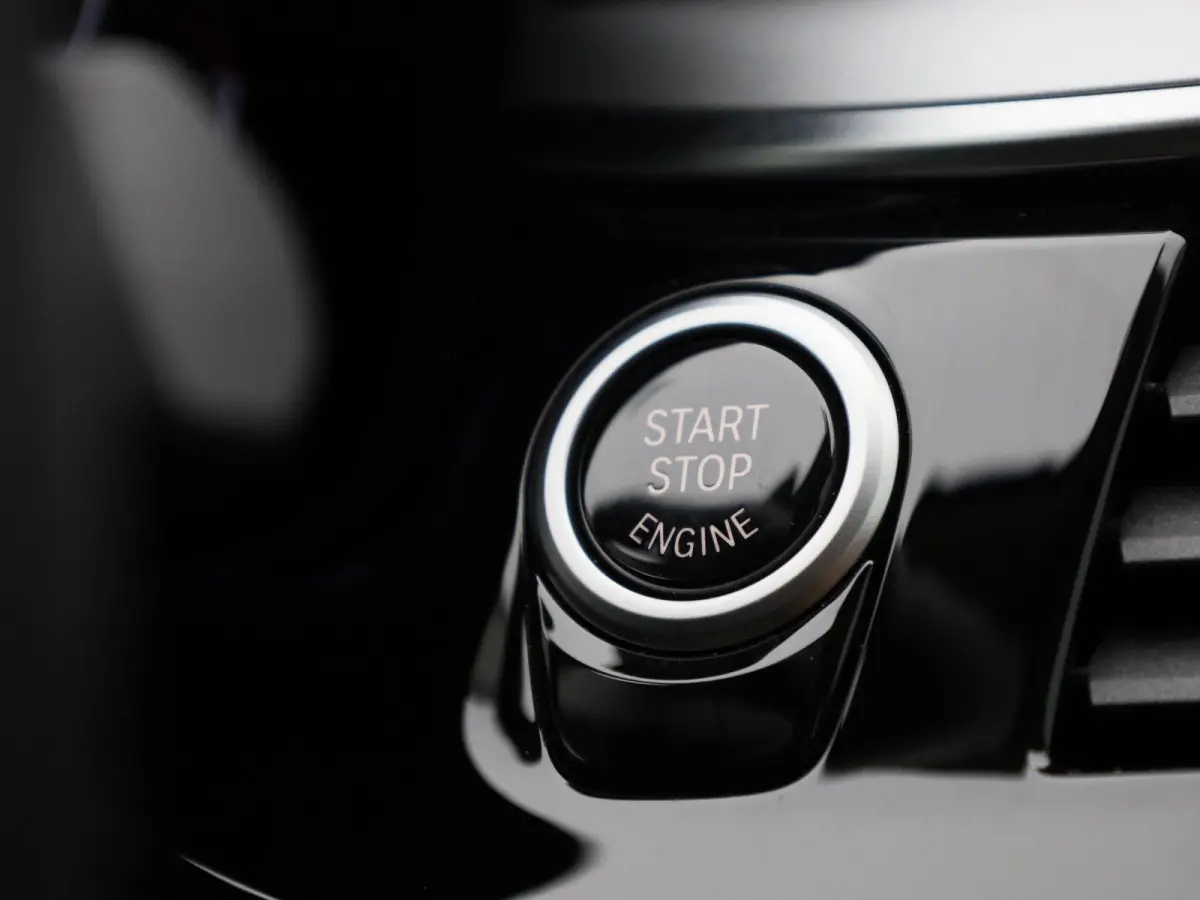 520i Business Edition Plus | Automaat | LMV | Navigatie | Stoel verwarming | Virtual cockpit | Leder |  Parkeer sensoren | Elec. achterklep | Virtual cockpit | Camera | Climate control | Cru