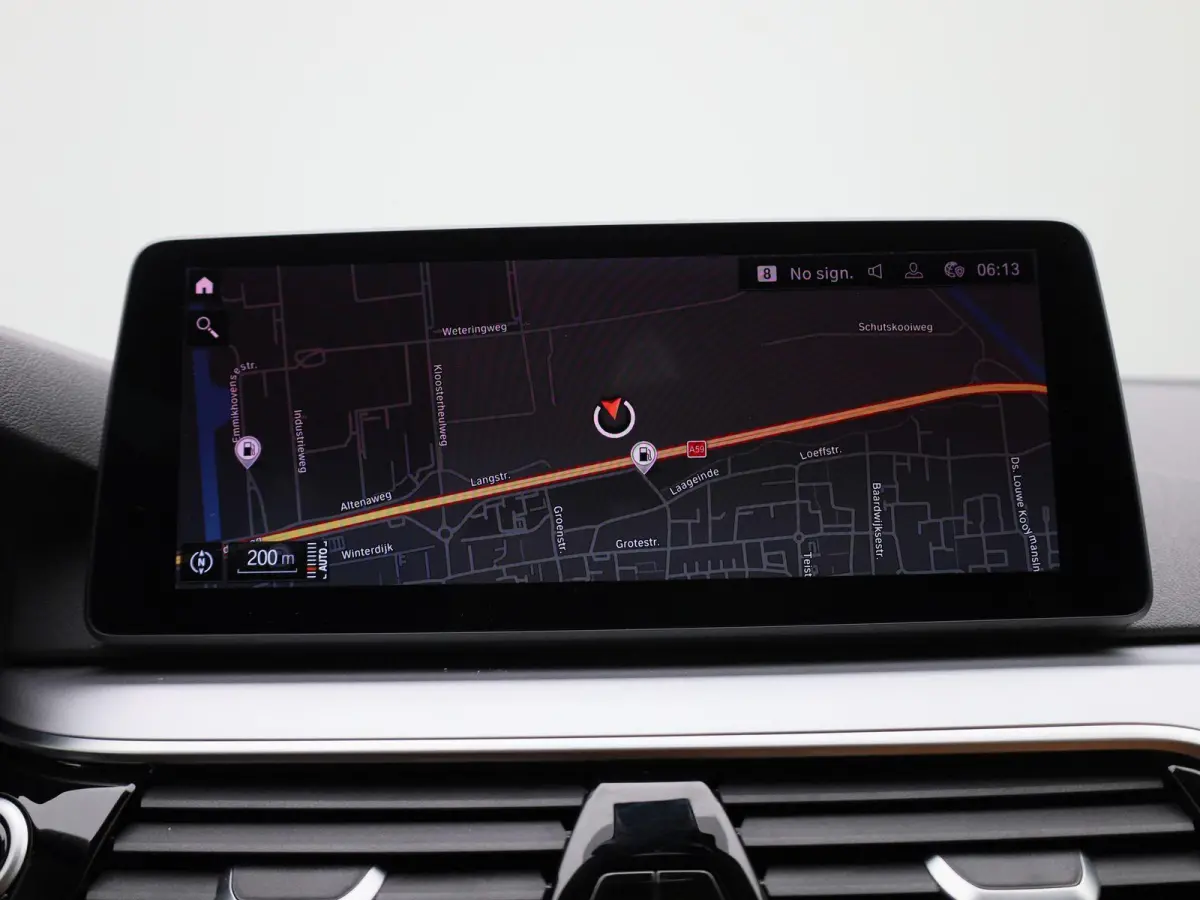 520i Business Edition Plus | Automaat | LMV | Navigatie | Stoel verwarming | Virtual cockpit | Leder |  Parkeer sensoren | Elec. achterklep | Virtual cockpit | Camera | Climate control | Cru
