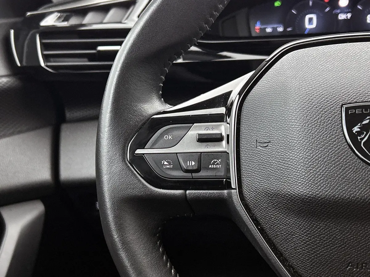 1.2 Active Pack Business 110pk | Trekhaak | Apple Carplay/Android Auto | Climate Control | Cruise Control | LED |