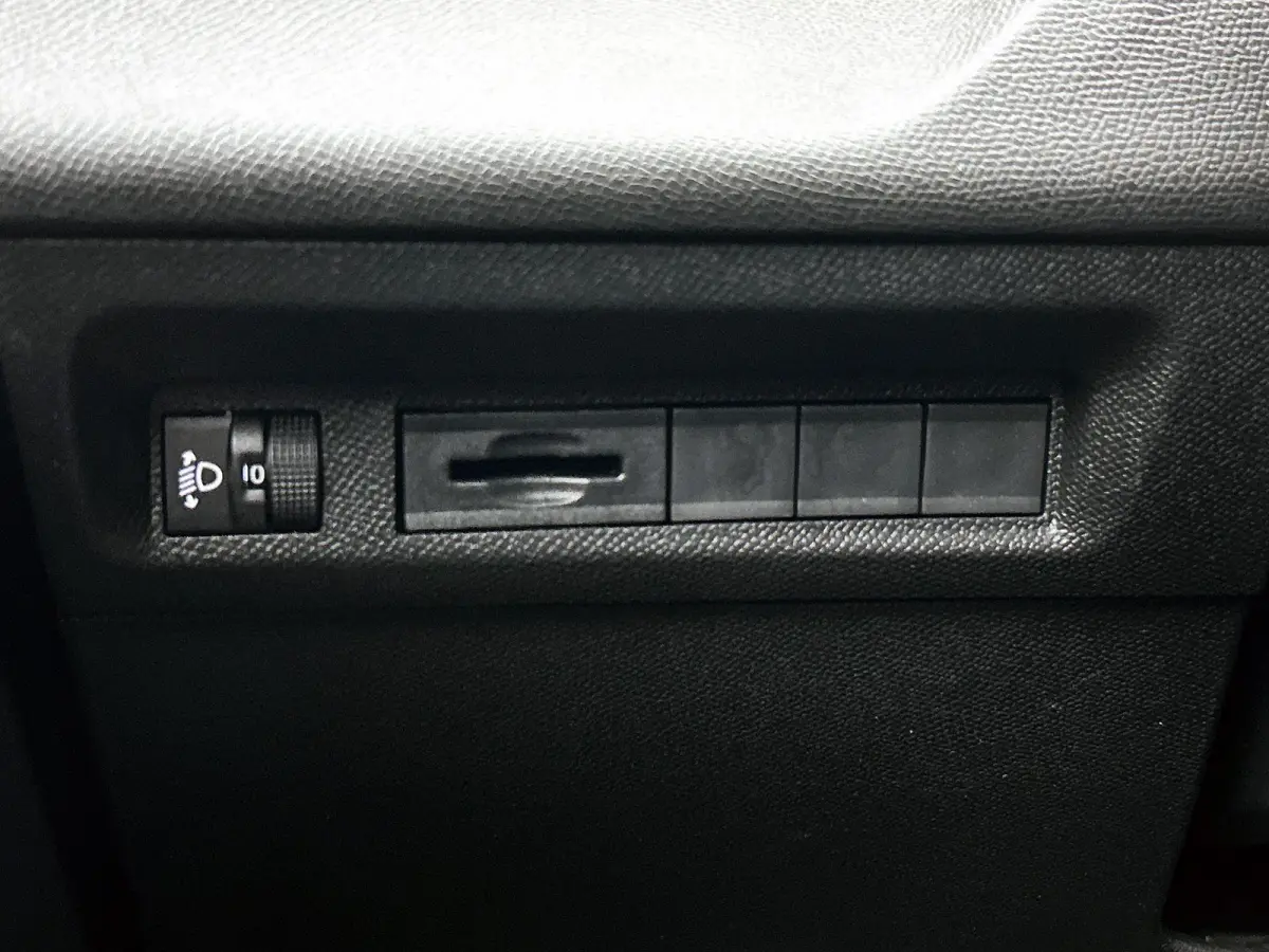1.2 Active Pack Business 110pk | Trekhaak | Apple Carplay/Android Auto | Climate Control | Cruise Control | LED |