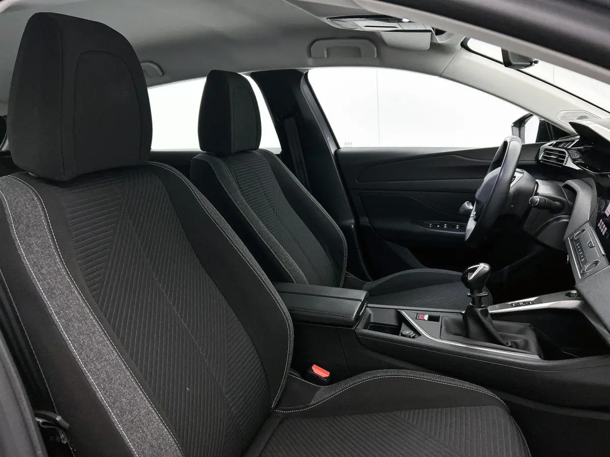 1.2 Active Pack Business 110pk | Trekhaak | Apple Carplay/Android Auto | Climate Control | Cruise Control | LED |