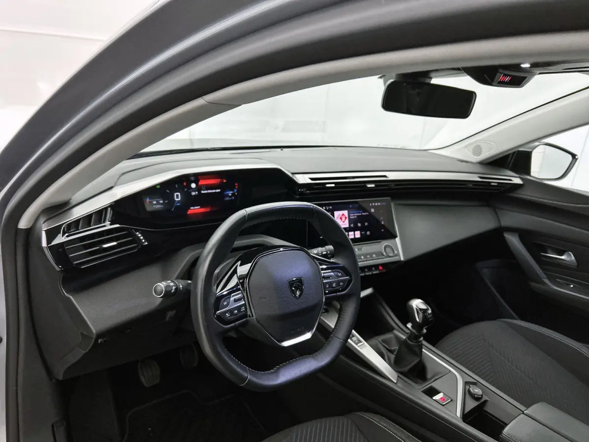 1.2 Active Pack Business 110pk | Trekhaak | Apple Carplay/Android Auto | Climate Control | Cruise Control | LED |