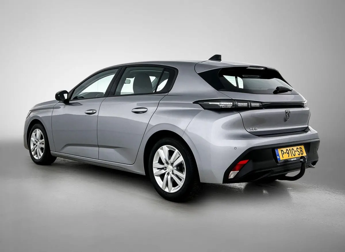 1.2 Active Pack Business 110pk | Trekhaak | Apple Carplay/Android Auto | Climate Control | Cruise Control | LED |