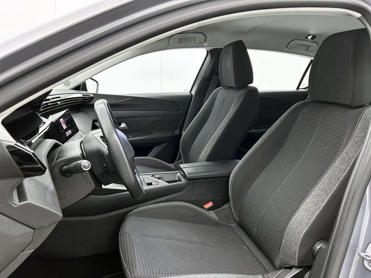 1.2 Active Pack Business 110pk | Trekhaak | Apple Carplay/Android Auto | Climate Control | Cruise Control | LED |