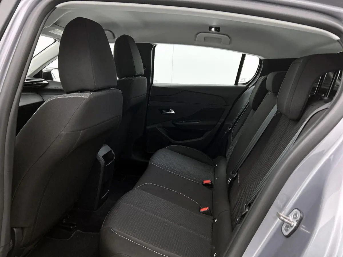 1.2 Active Pack Business 110pk | Trekhaak | Apple Carplay/Android Auto | Climate Control | Cruise Control | LED |