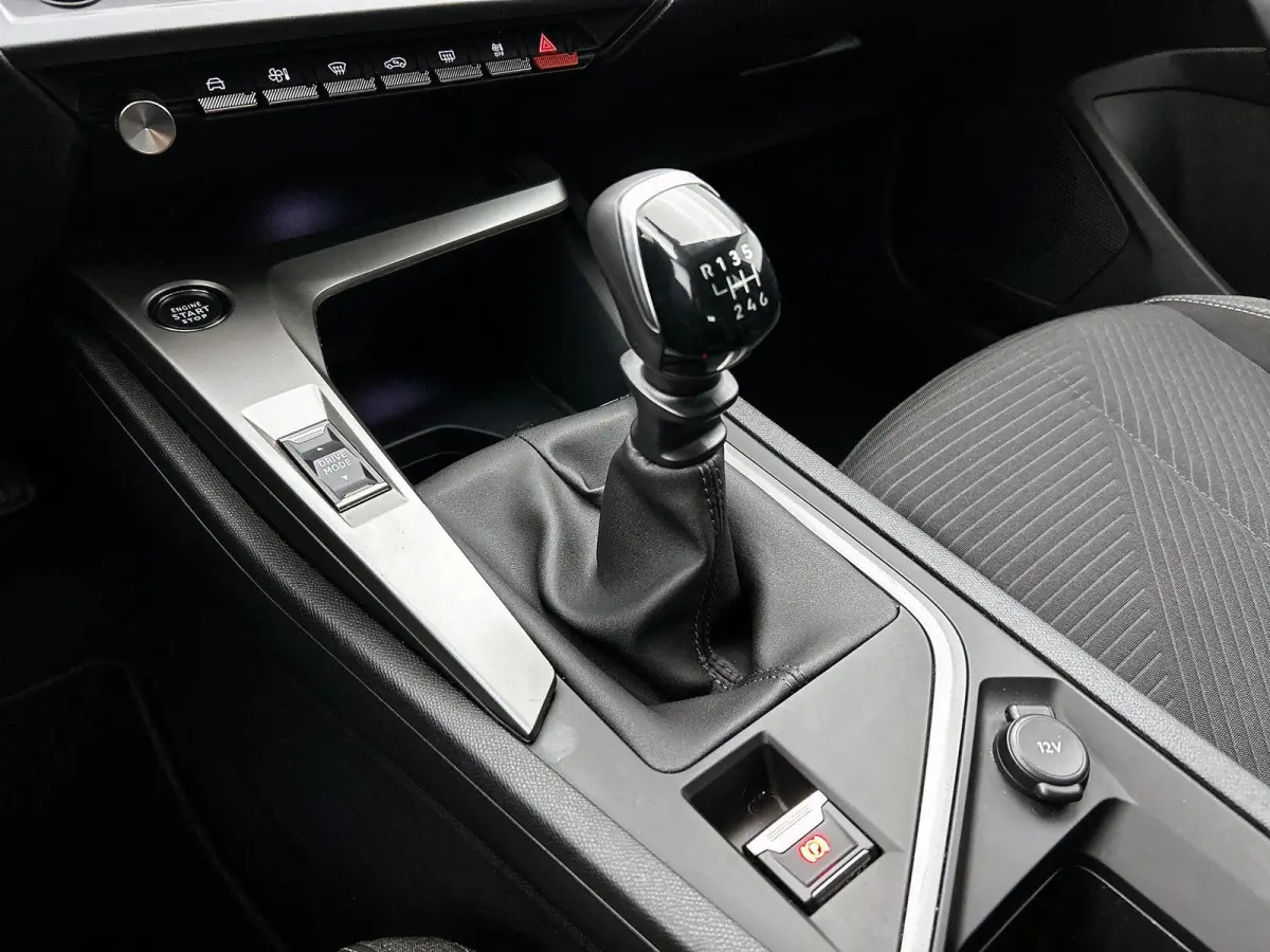 1.2 Active Pack Business 110pk | Trekhaak | Apple Carplay/Android Auto | Climate Control | Cruise Control | LED |