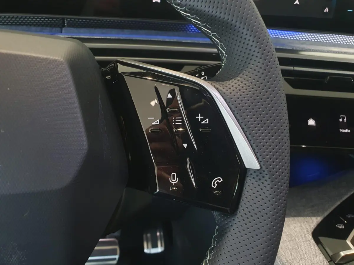 GT 73 kWh | 360 graden camera | Voorstoelen verwarmd | Climate control | Apple Carplay/Android Auto