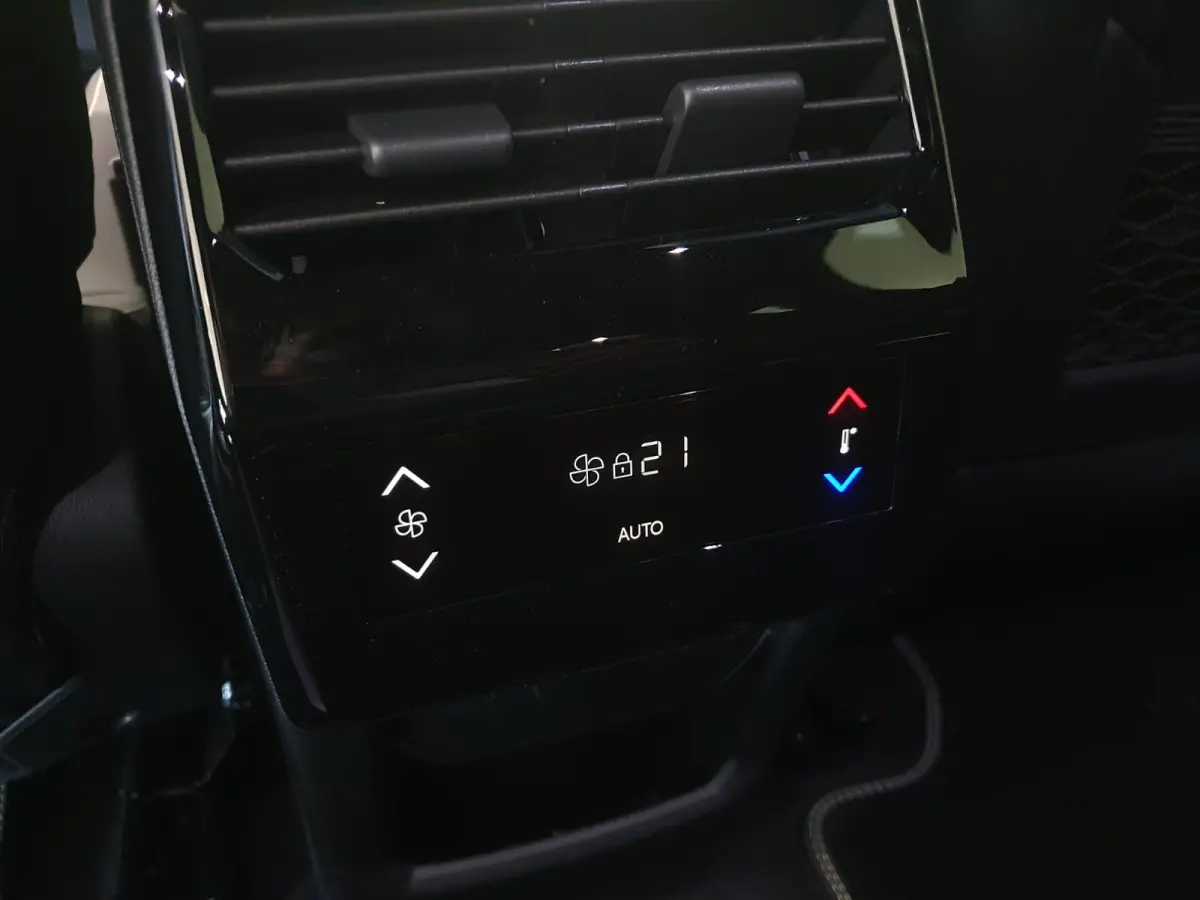 GT 73 kWh | 360 graden camera | Voorstoelen verwarmd | Climate control | Apple Carplay/Android Auto